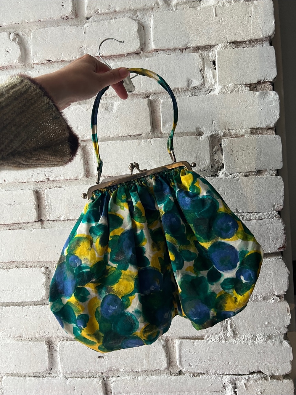 Vintage hand madeFloral Frame-Top Handbag in Green, Blue & Yellow - Picture 4 of 4